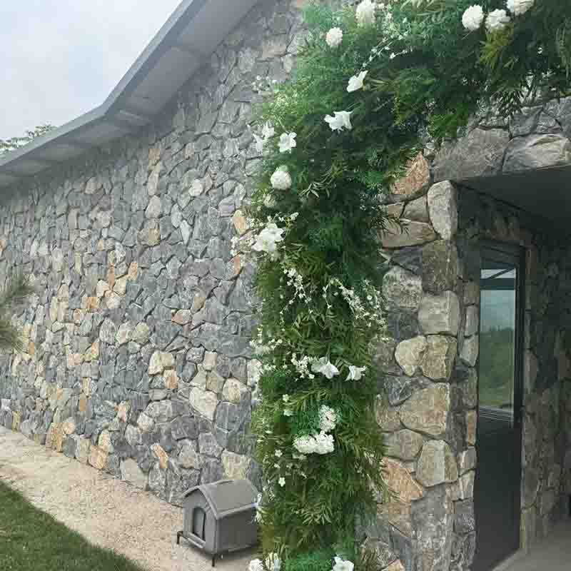 Architectural Benefits of Natural Wall Stone in Commercial Design